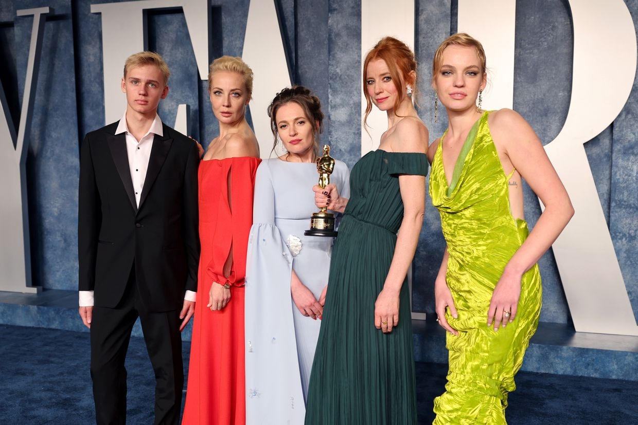 (L-R) Zakhar Navalny, Yulia Navalnaya, Maria Pevchikh, Odessa Rae, and Dasha Navalnaya attend the Vanity Fair Oscar Party in Beverly Hills, California, on March 12, 2023