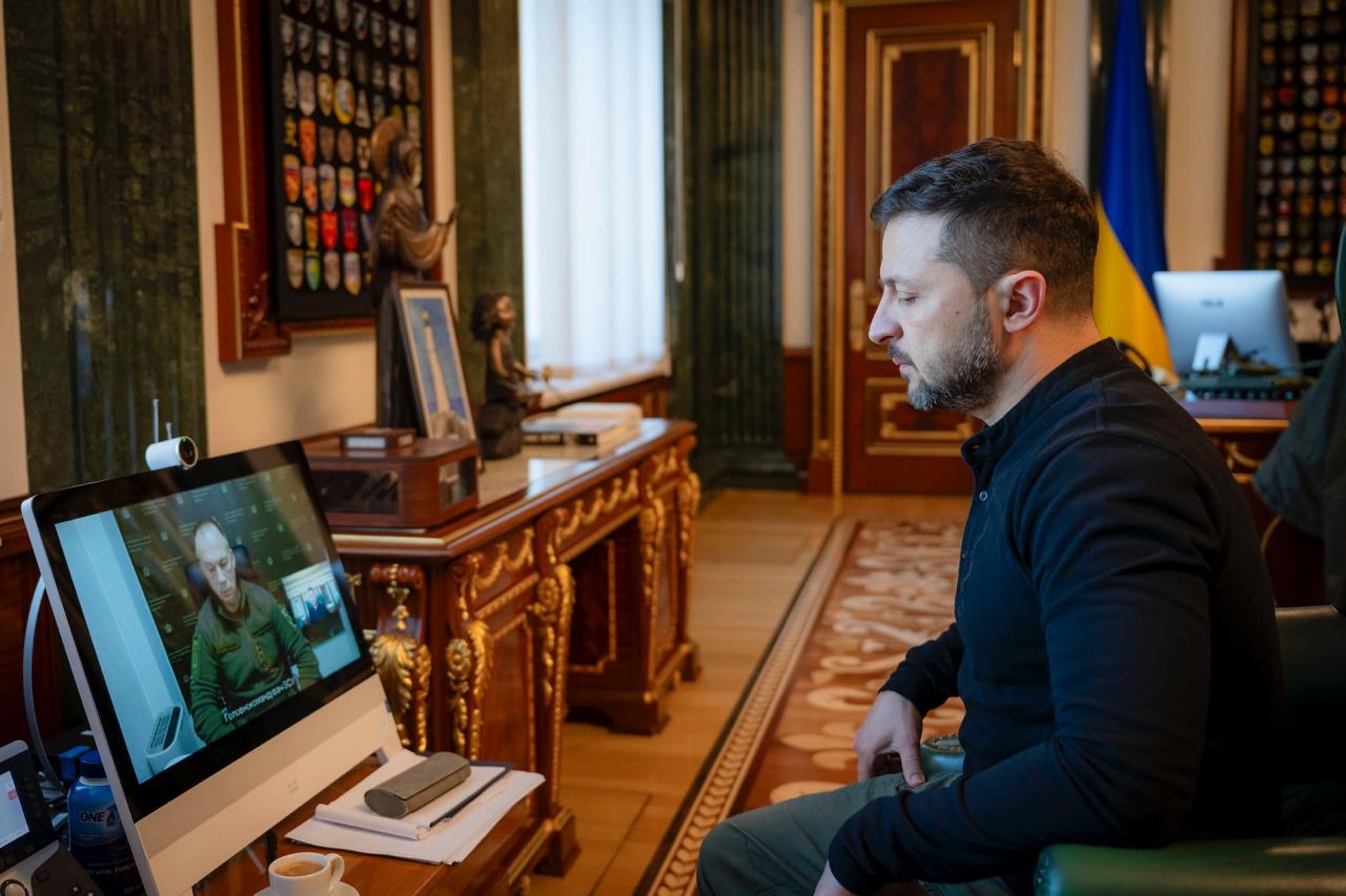 Commander-in-Chief Oleksandr Syrskyi briefed President Volodymyr Zelensky on the battlefield situation on Nov. 25, 2024.