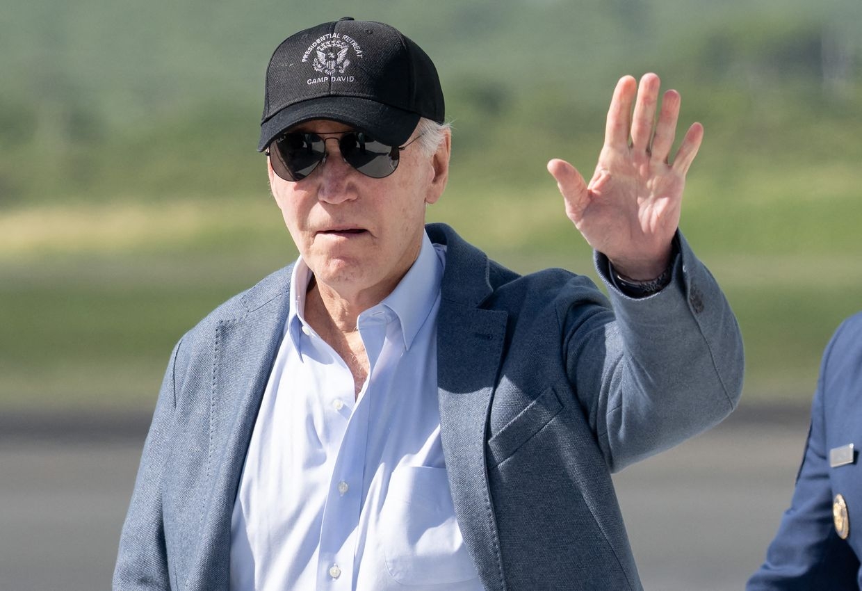  President Biden waves after arriving at Henry E. Rohlsen Airport, St. Croix, U.S. Virgin Islands, Dec. 26, 2024.