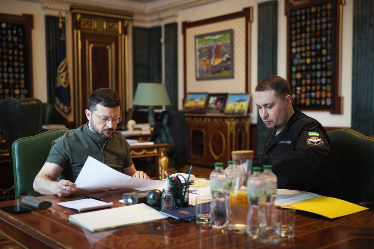President Volodymyr Zelensky (L) and military intelligence chief Kyrylo Budanov (R) during a meeting in Kyiv, Ukraine on June 22, 2025. 