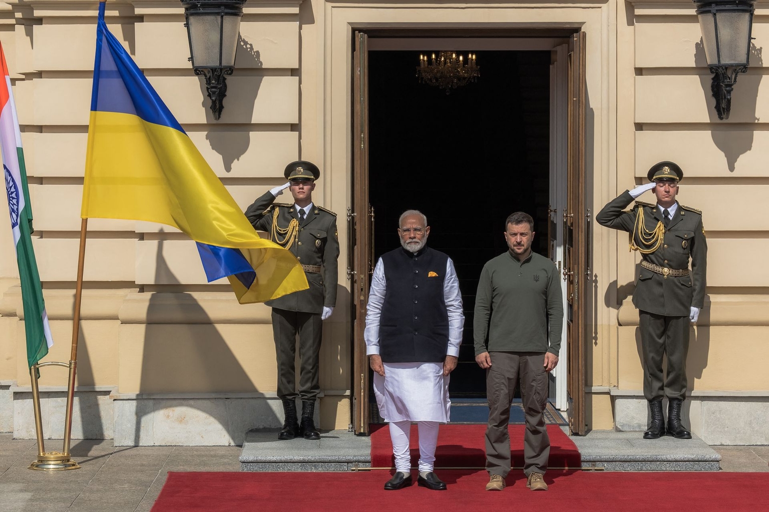 President Volodymyr Zelensky (R) and Indian Prime Minister Narendra Modi (L) in Kyiv, Ukraine, on Aug. 23, 2024. 
