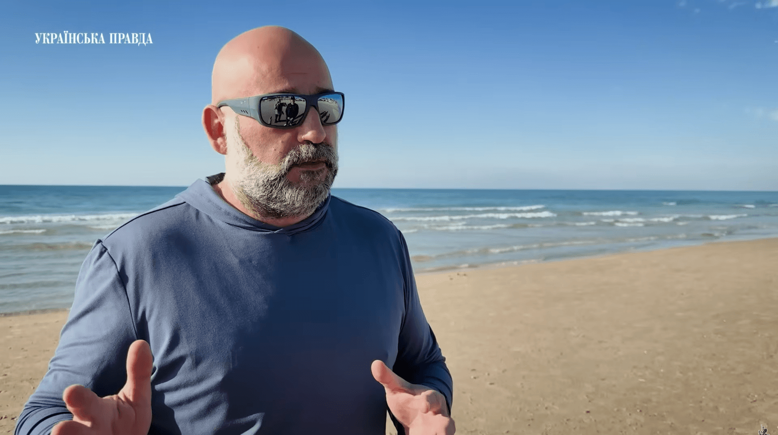 Timur Mindich, a close associate of the Ukrainian president, talking to Ukrainska Pravda journalist in Israel in a video released in 2025. 