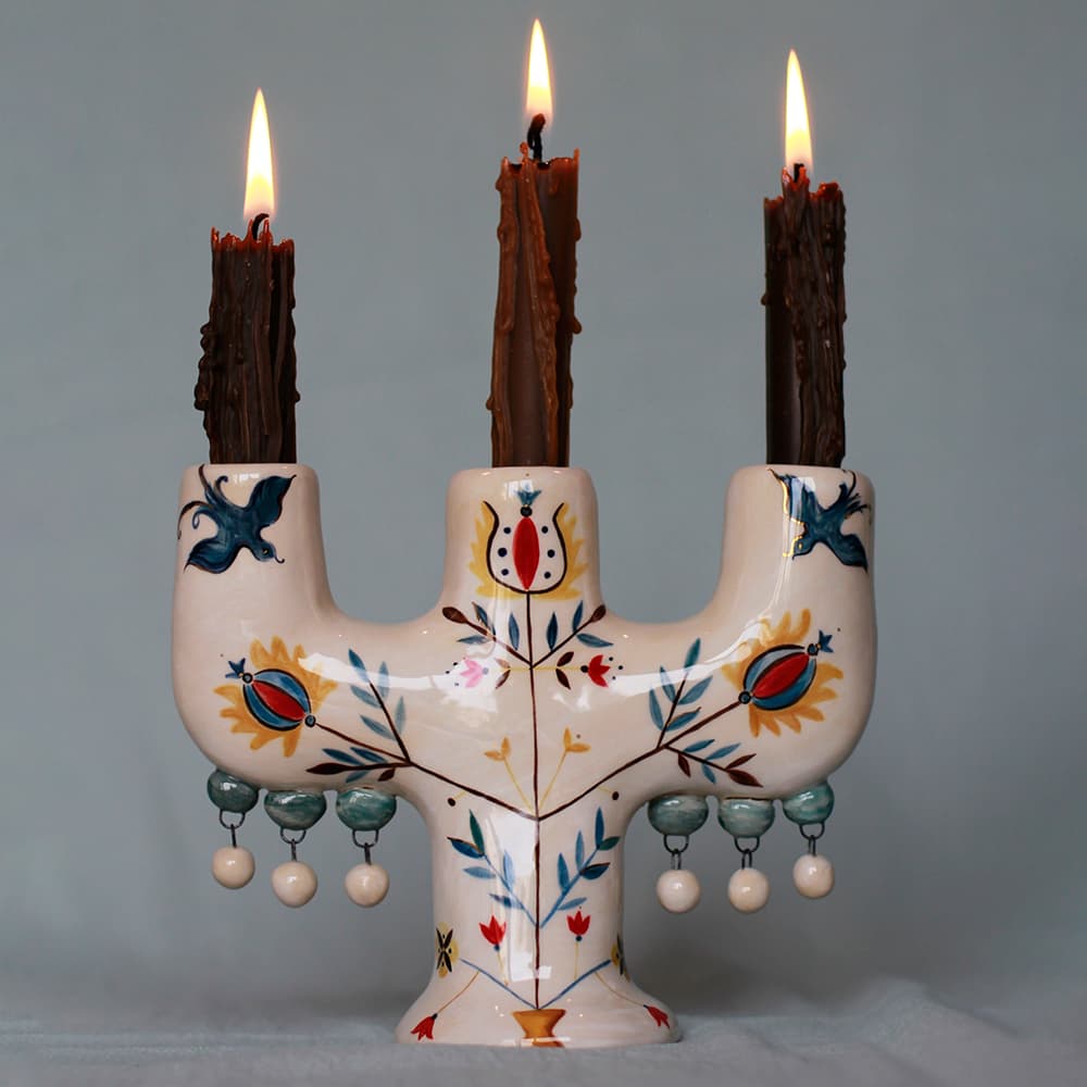 Floral ceramics by Ukrainian brand Hatka Ceramics