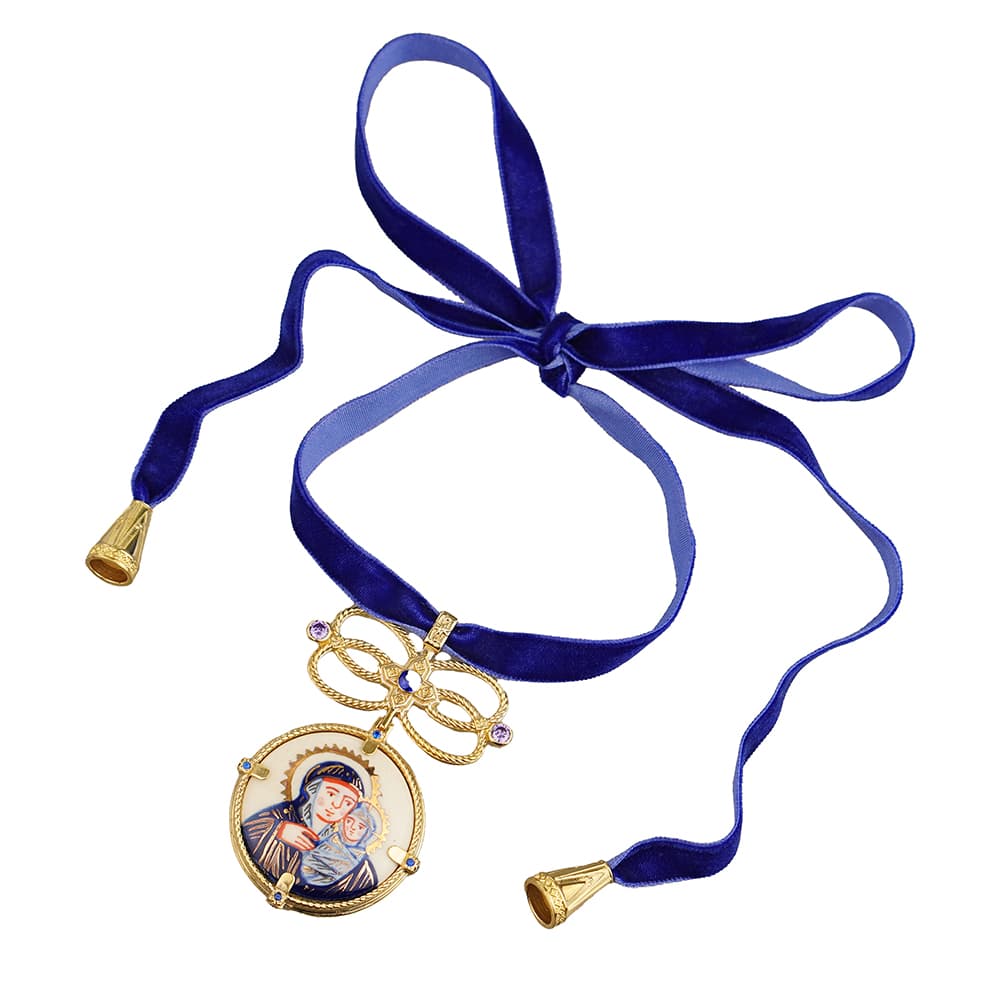 Pendant necklace by Ukrainian designer Oksana Boriychuk