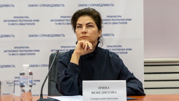 Prosecutor general vows to step up 200 criminal cases against top oligarch over his media attacks