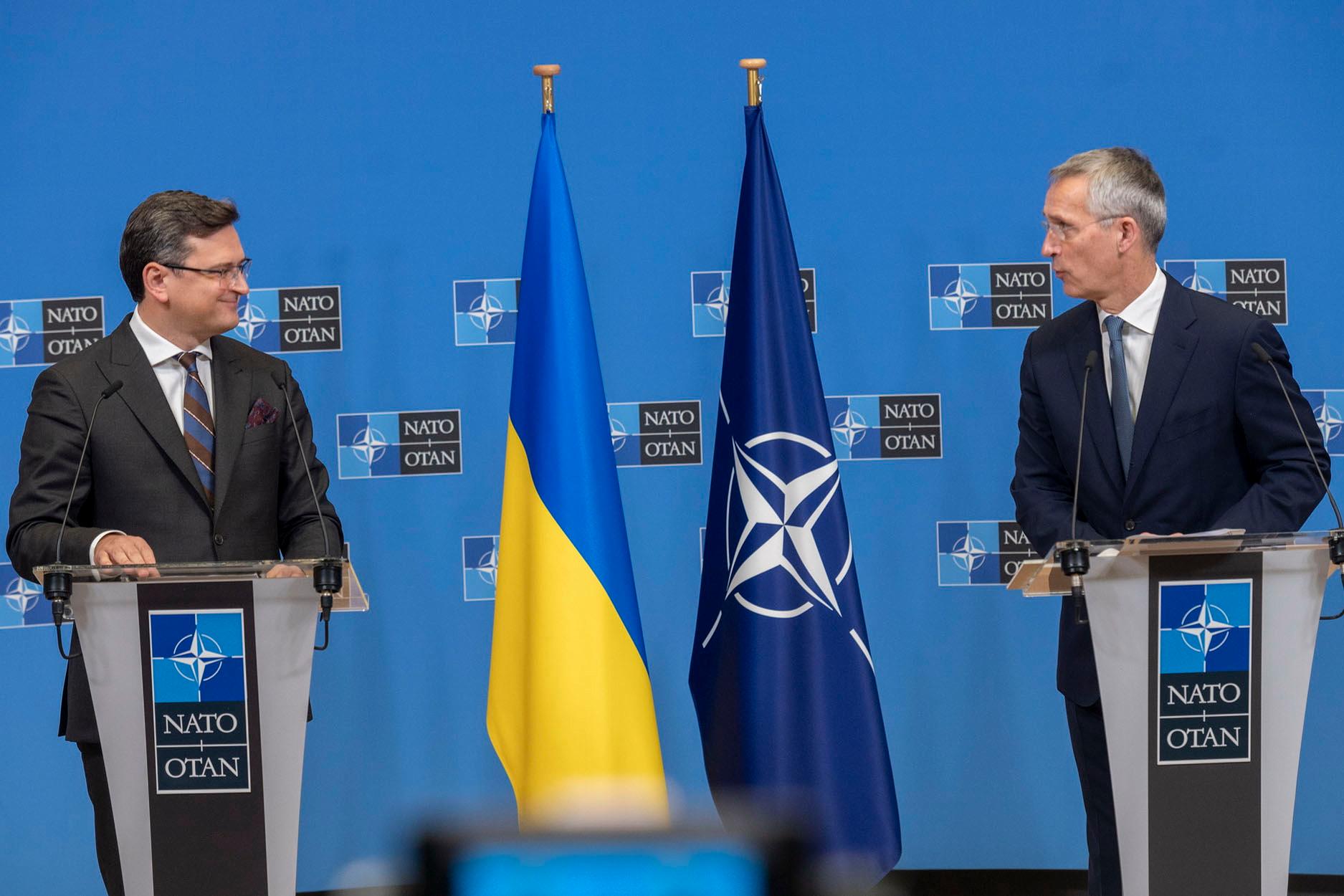 Survey: Majority of Ukrainians support joining EU, NATO