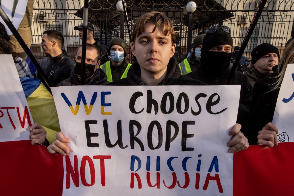 Breakdown of Putin's false narratives to justify aggression against Ukraine