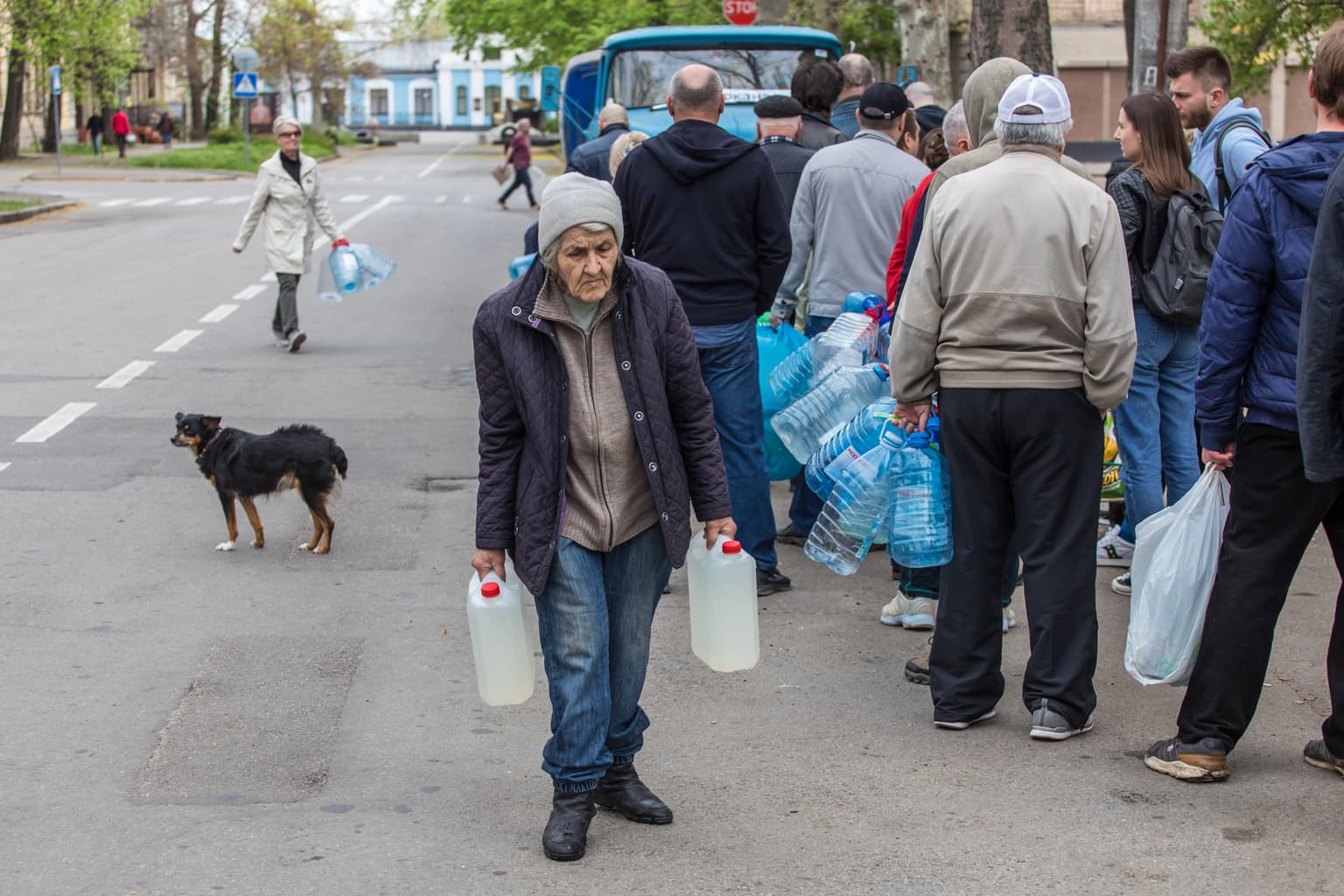 Mykolaiv holds on through Russian bombardment, lack of water