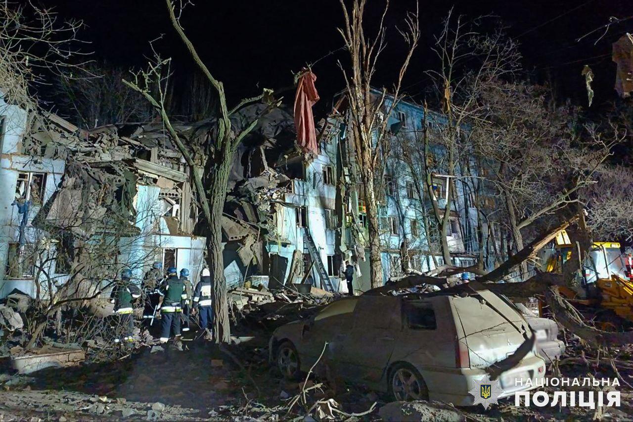 Russia attacks Zaporizhzhia overnight, residential building heavily damaged