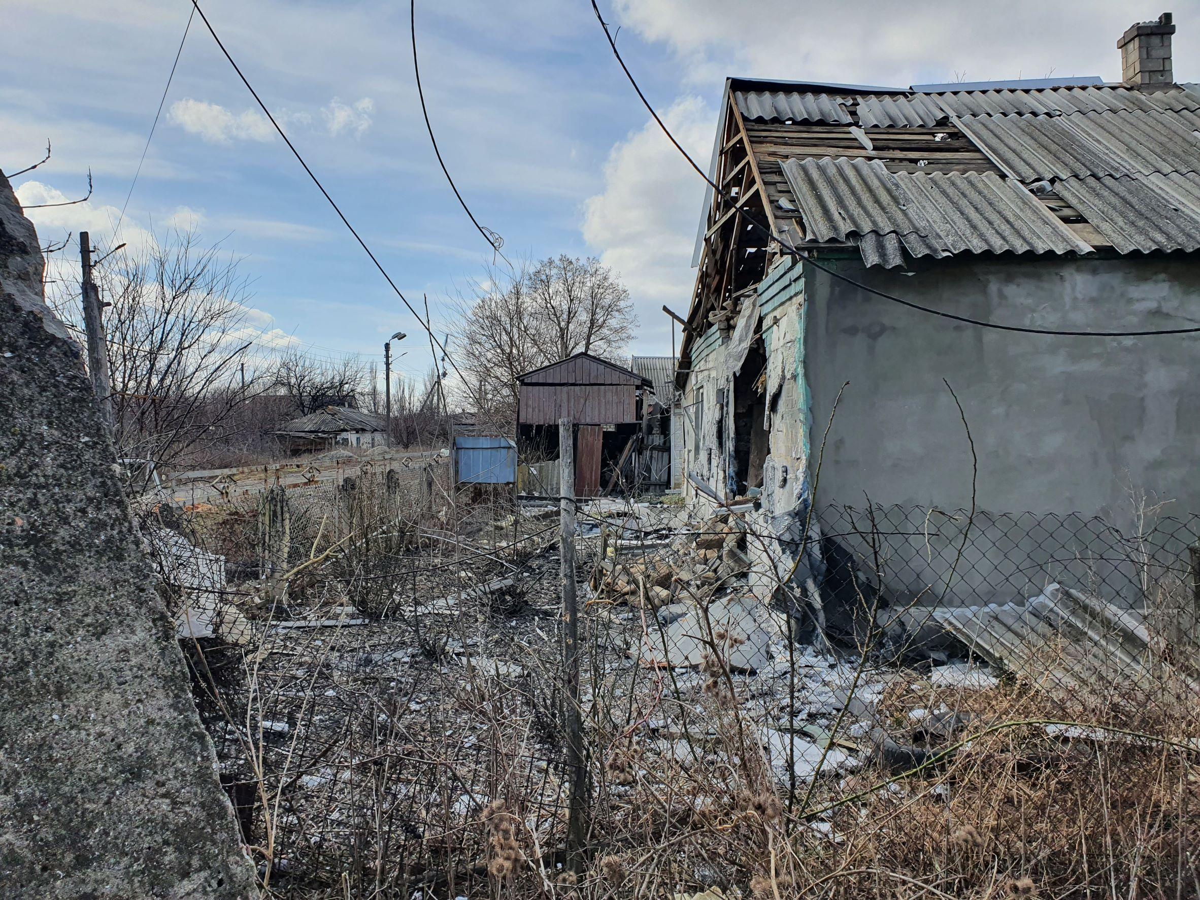 Year of war fails to dislodge residents from front-line town
