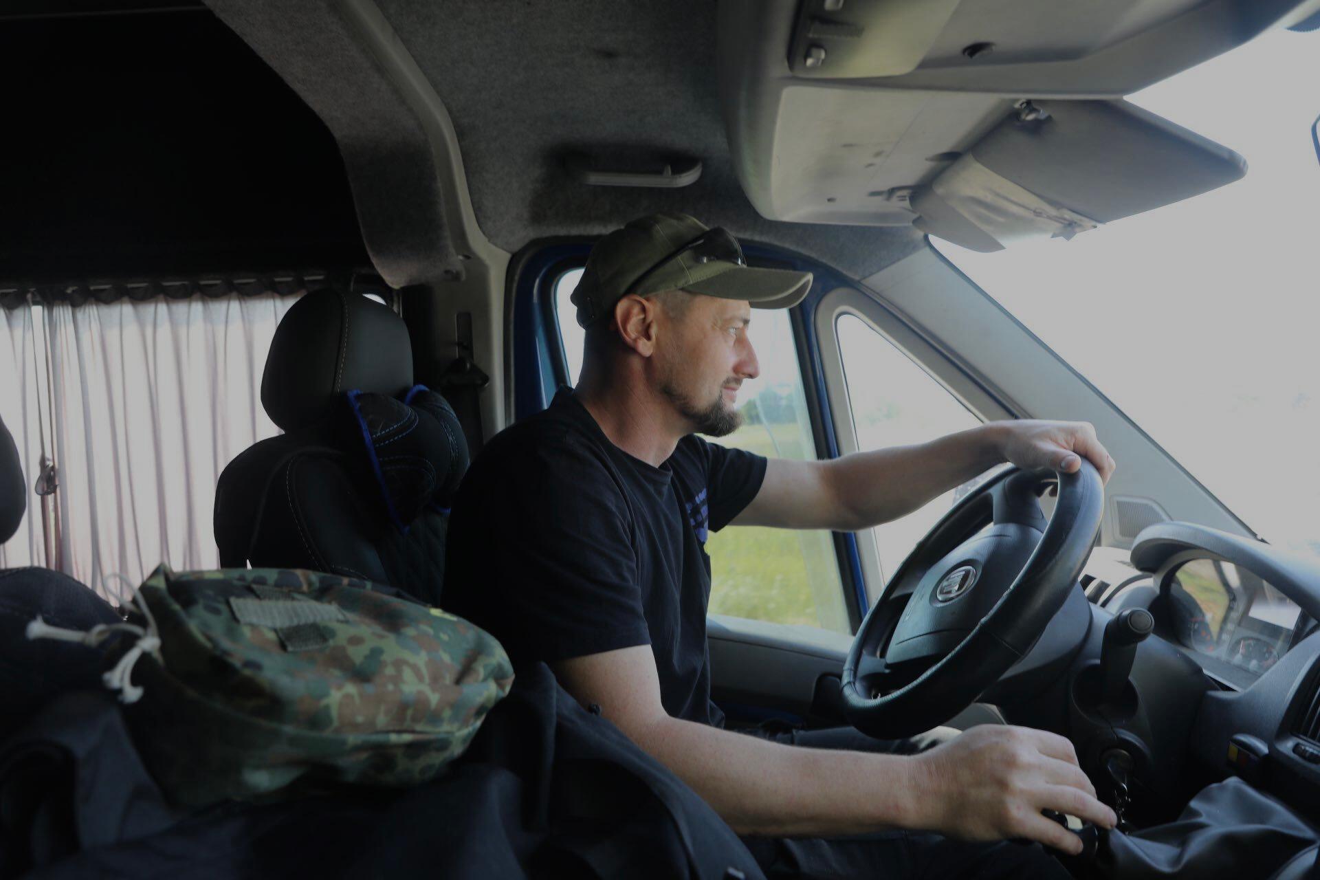 Inside a volunteer mission to evacuate civilians from Donbas