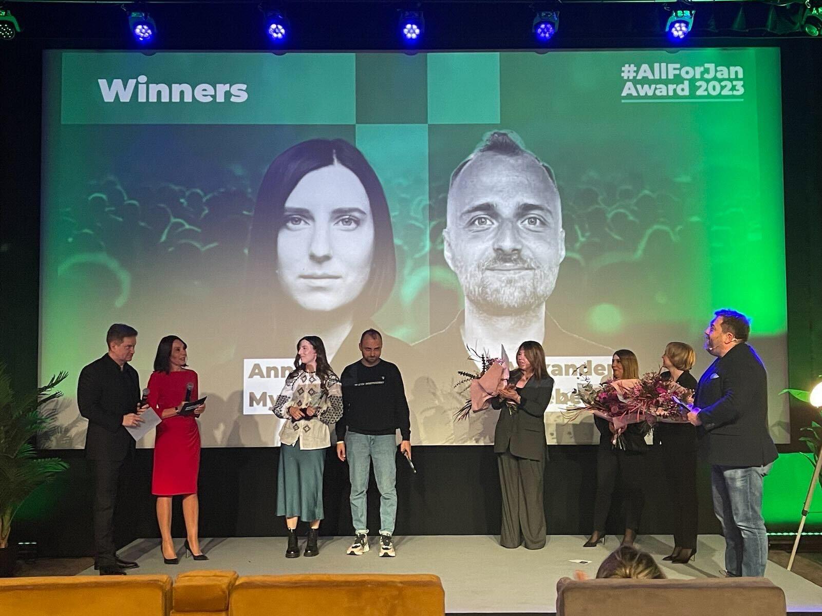 Kyiv Independent journalists win award for investigation into International Legion