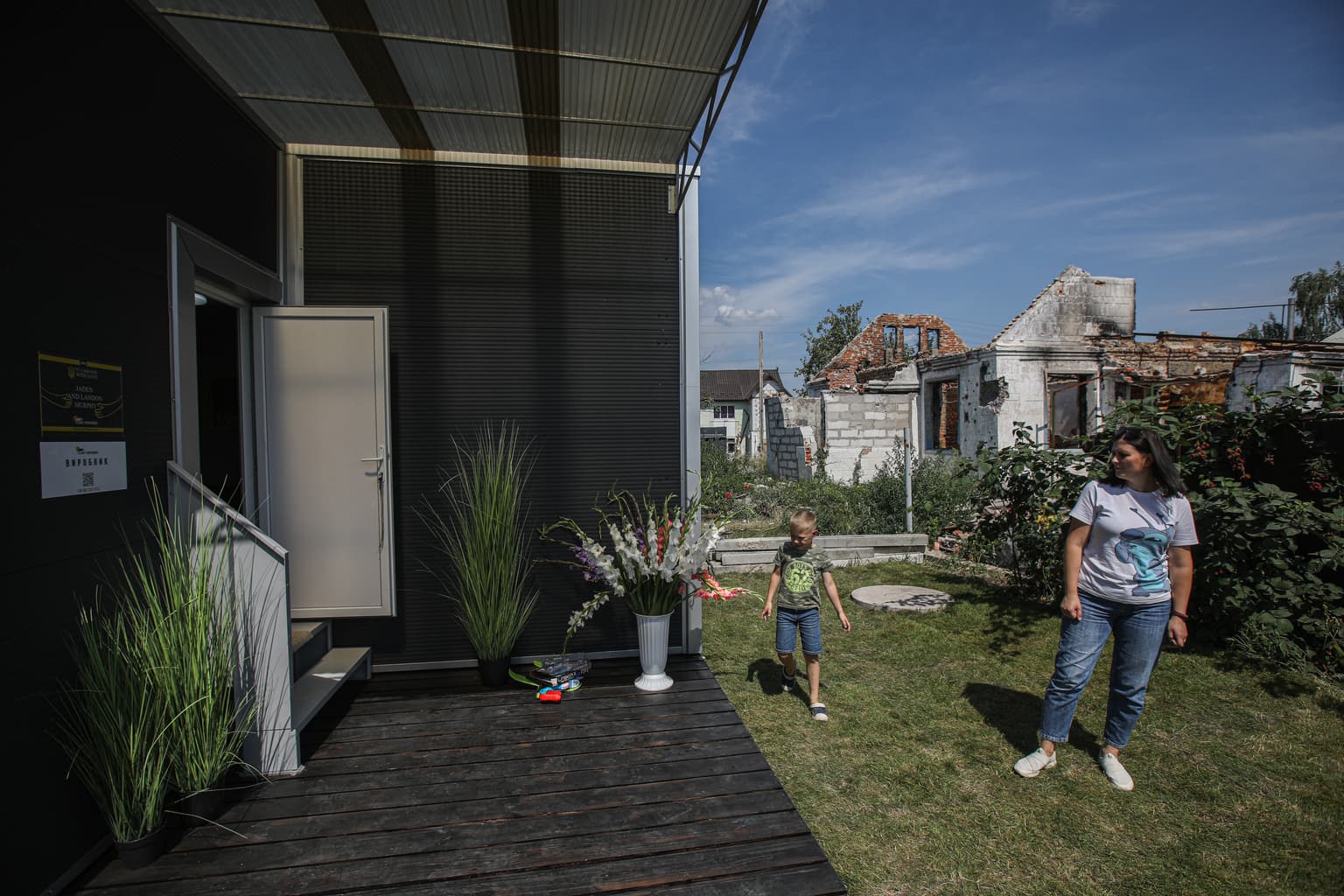 American schoolkids help launch temporary housing project for Ukrainians who lost their homes due to war