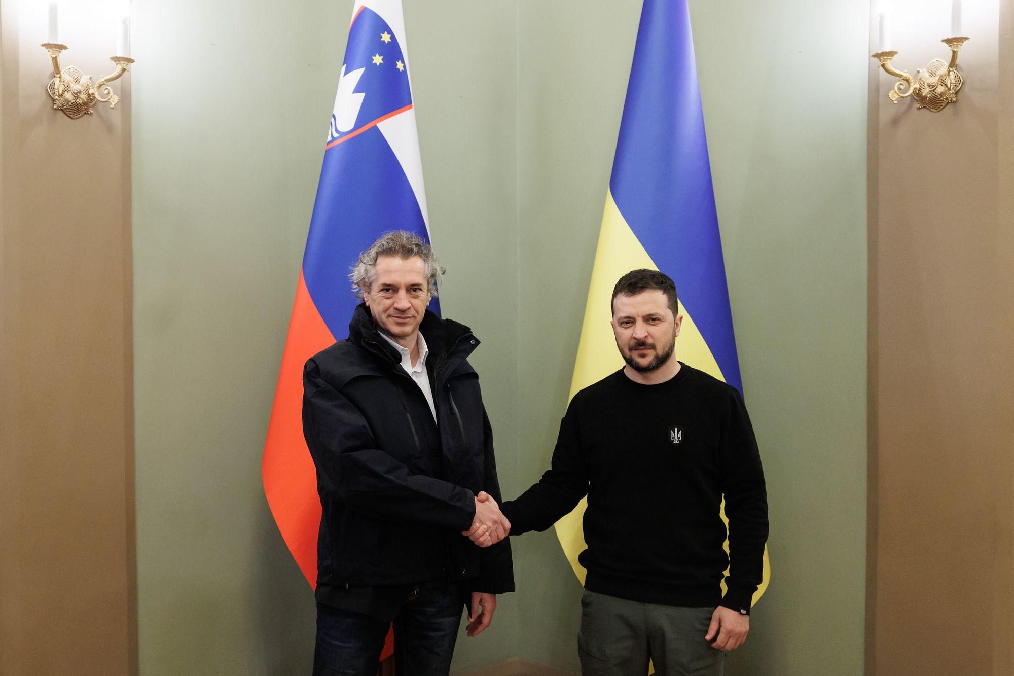 Slovenia, Ukraine sign declaration supporting Ukraine’s move toward EU, NATO membership