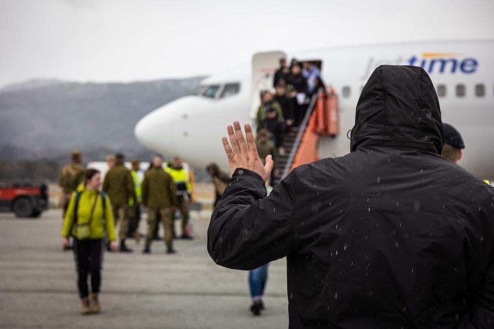 100 Ukrainian soldiers arrive in Norway for training