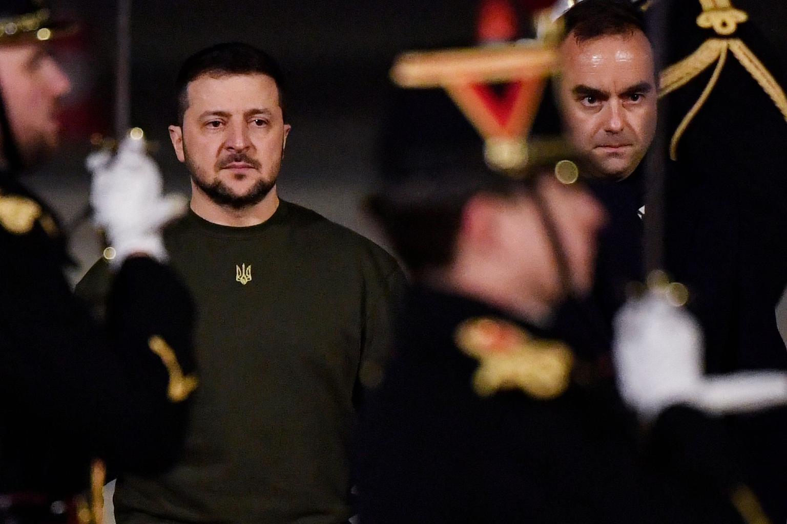 The Guardian: France denies its soldiers present in Ukraine