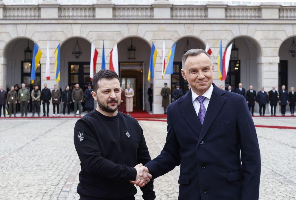 Duda awards Zelensky with Order of White Eagle during state visit