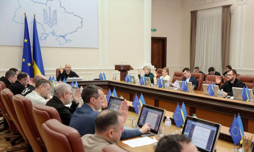 Shmyhal announces 2 cities, 4 villages to be 'comprehensively restored'