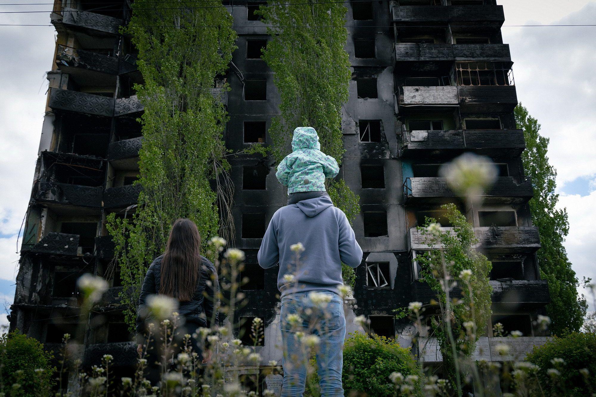 Nearly third of Ukrainian families have enough money only for food, survey shows