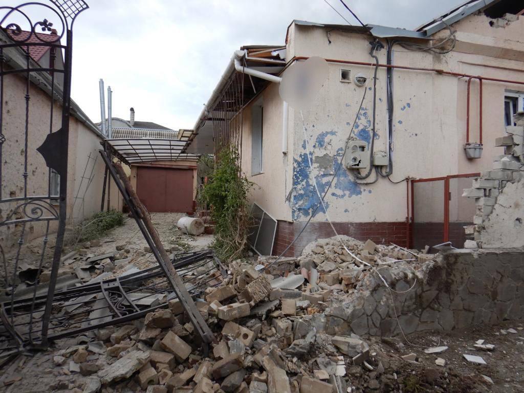 Russian forces attack Kherson Oblast, injuring civilian