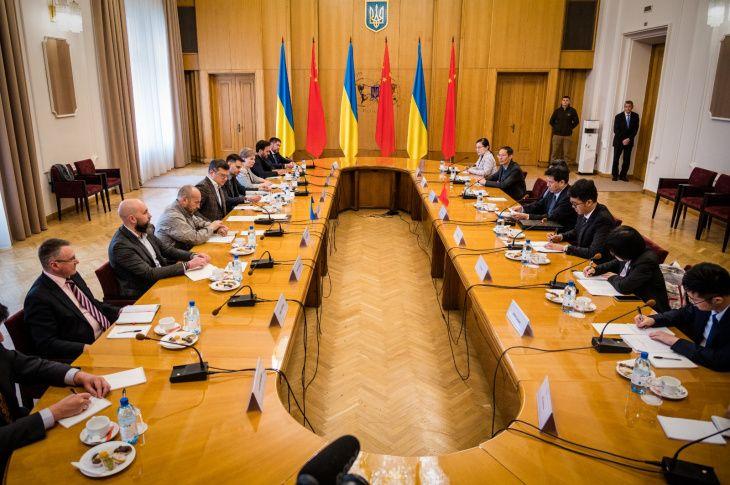 Chinese envoy visits Ukraine, meets Kuleba