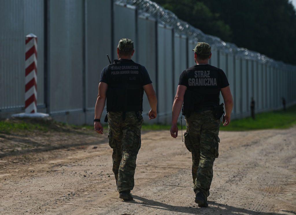 Poland transfers forces to eastern border as Wagner convoys enter Belarus