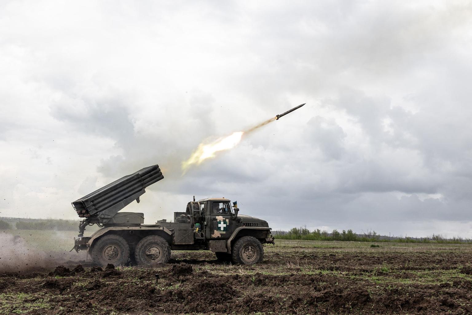 Official: Ukrainian army advances in 2 southern directions