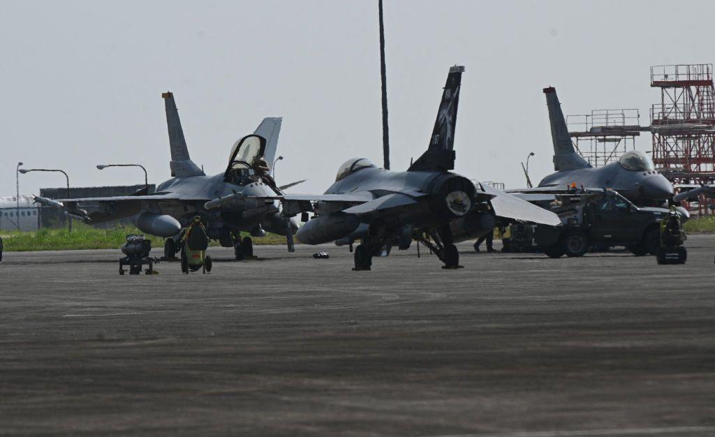 Air Force: Ukraine damages 3 Russian aircraft in occupied Crimea