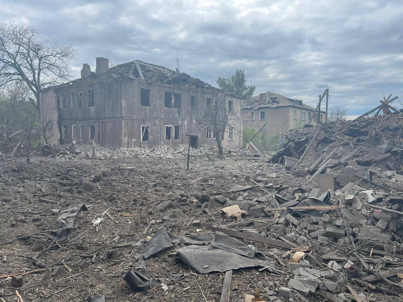 Russian forces shell Donetsk Oblast, injuring at least 6 people