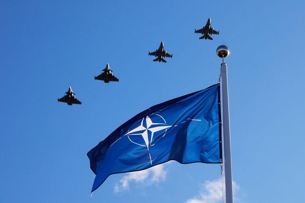 Lithuania's former leaders call for Ukraine membership invite at NATO summit