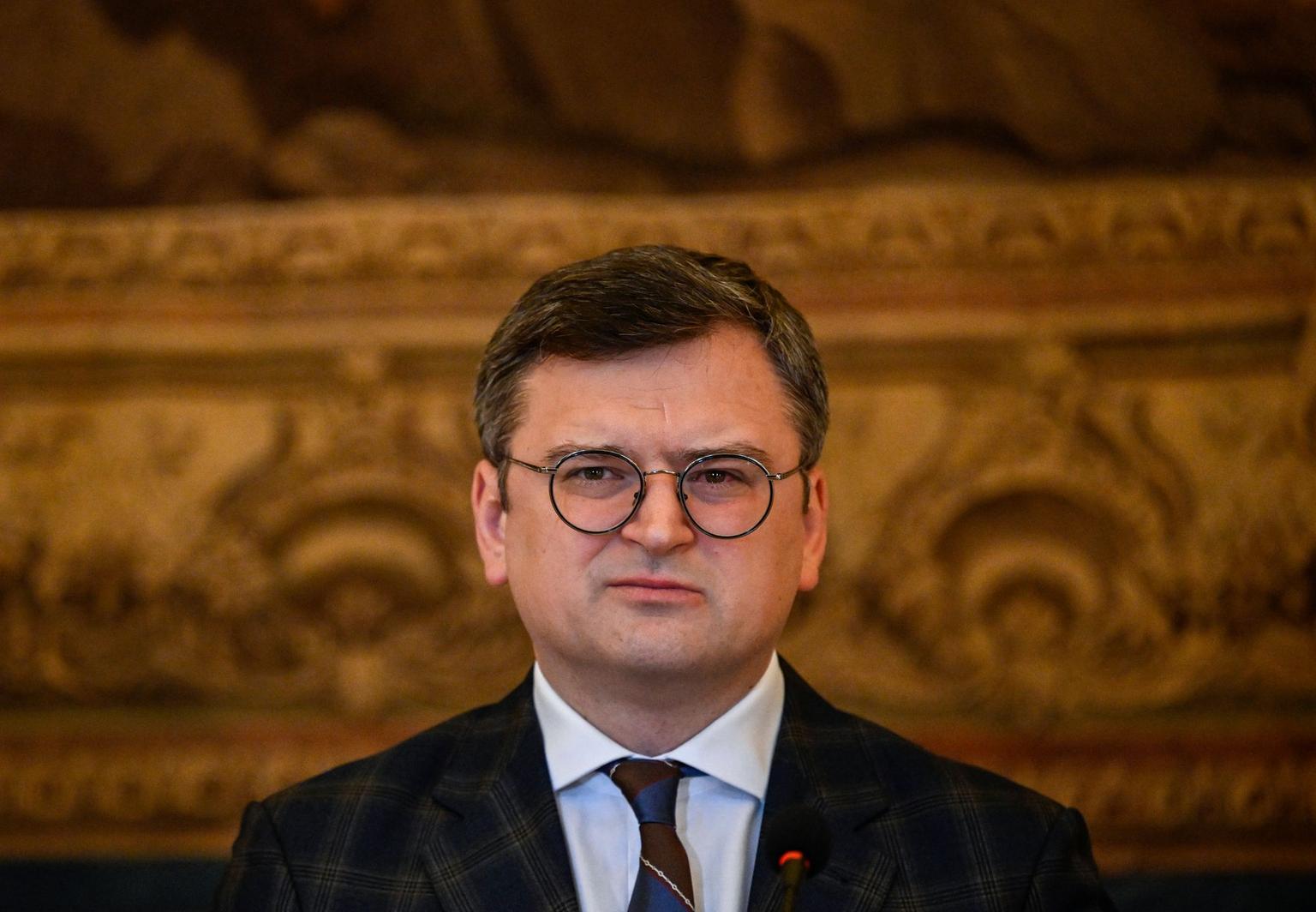 Kuleba criticizes international media for entertaining Russian propaganda about Kakhovka dam explosion