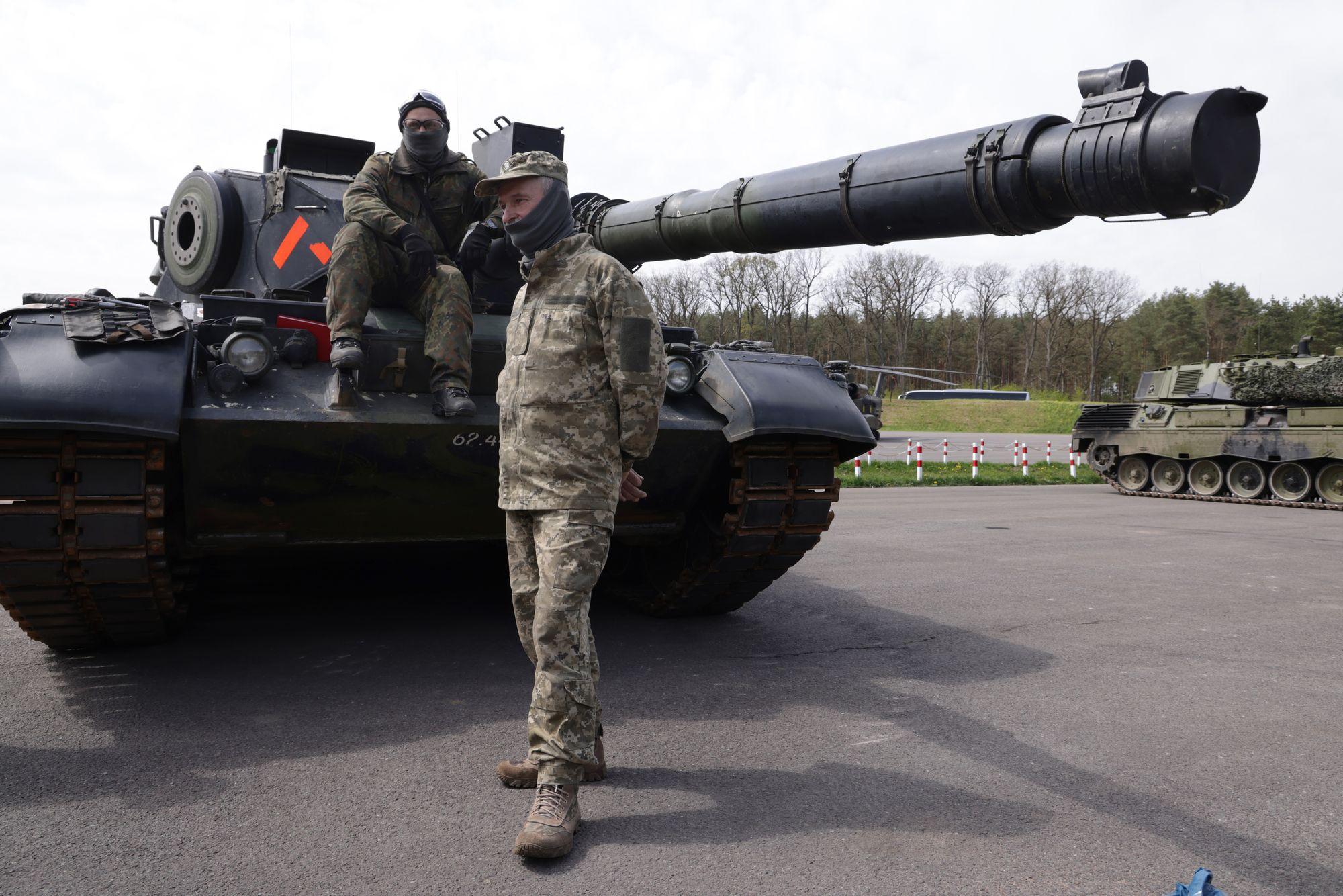 Spiegel: Poland, Germany fail to agree on tank repair center for Ukraine