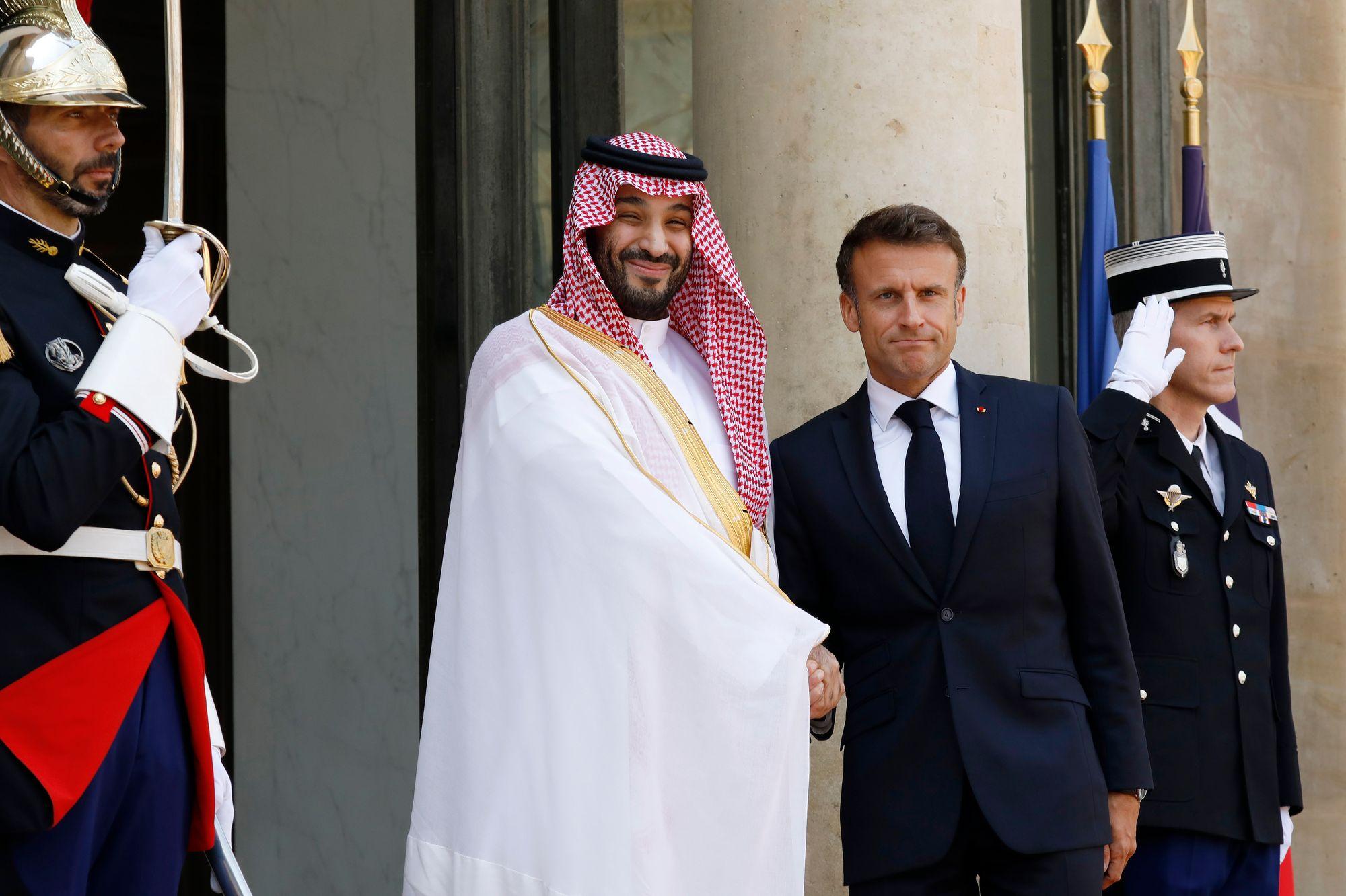 Politico: Macron wants Saudi crown prince to exert influence over Russia