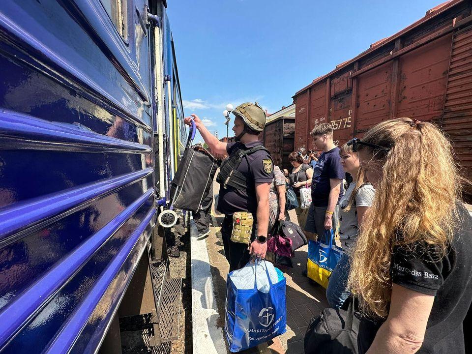 State Emergency Service: Nearly 1,300 people evacuated from Kherson Oblast after Kakhovka dam explosion