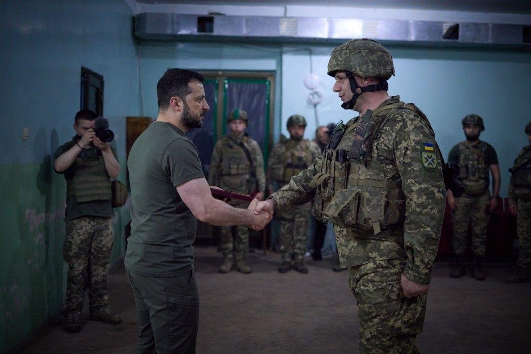 President Volodymyr Zelensky visits troops in Donetsk Oblast. (Source: President of Ukraine/official website)