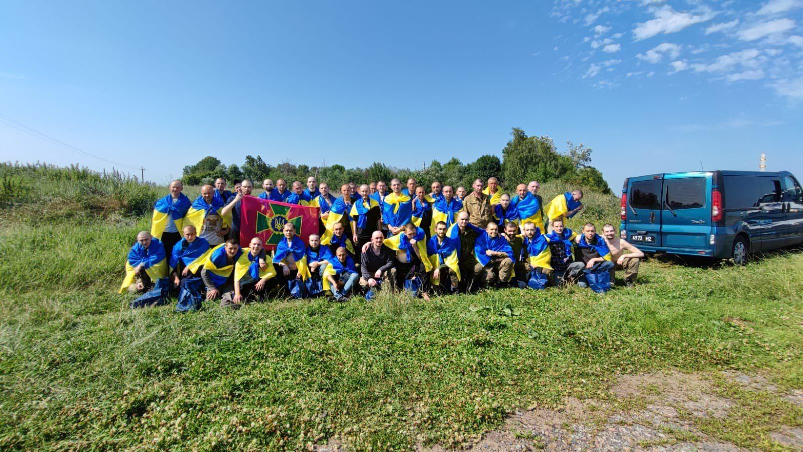 45 Ukrainian POWs, 2 deported children return home