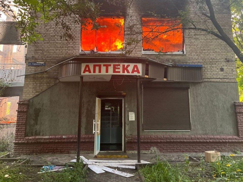 Governor: Russian attacks kill 2 in Donetsk Oblast