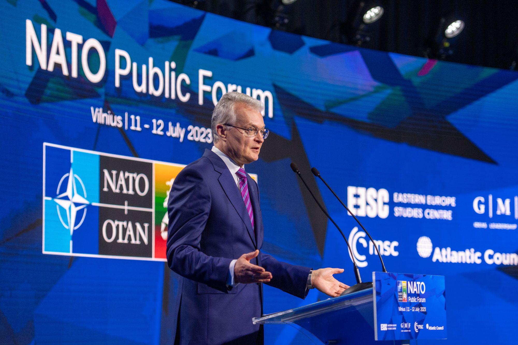 Lithuanian president: NATO should set up permanent bases at Russian border