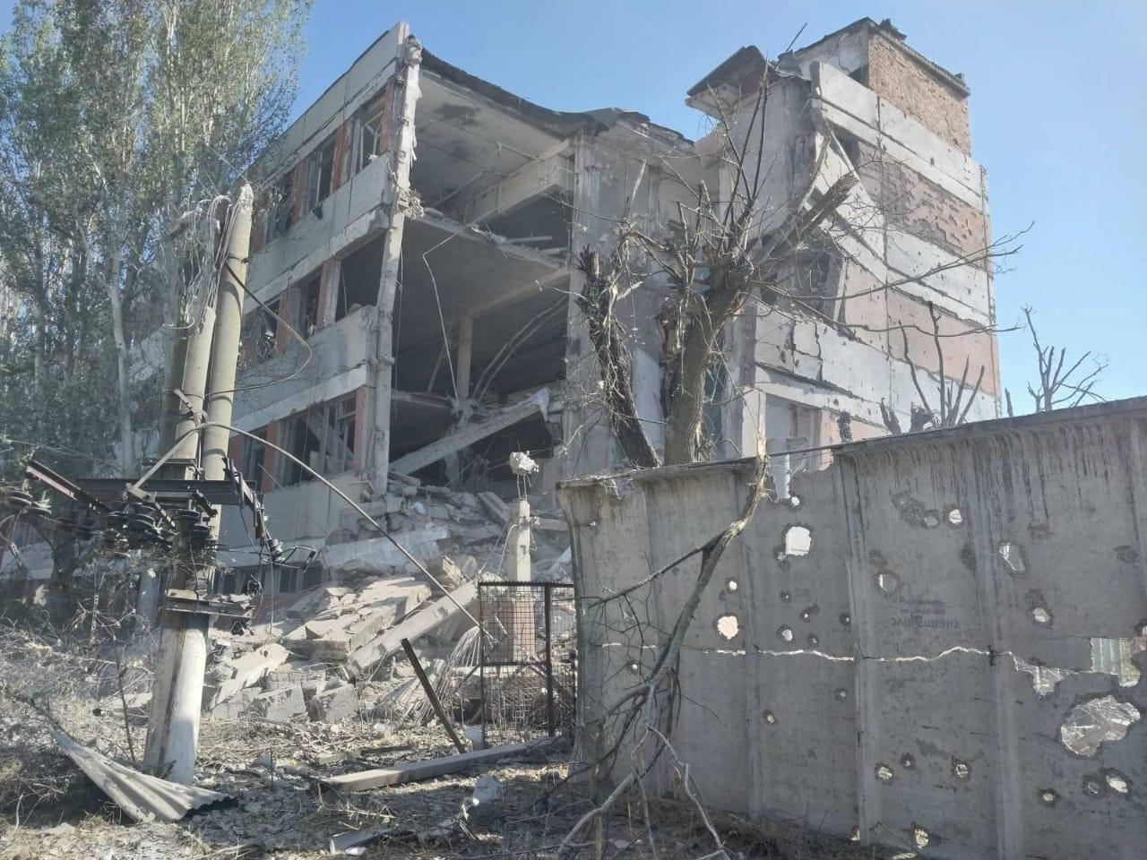 Russian attacks kill 3, injure at least 49 over past day