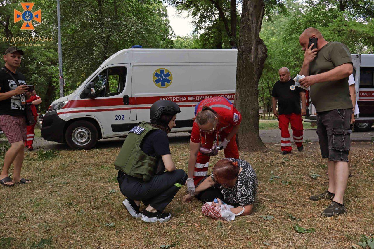 Update: Russian strike against Zaporizhzhia injures 18, including 6 children