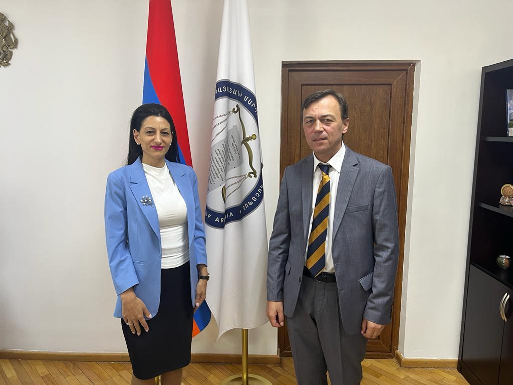 Acting head of Ukrainian embassy in Armenia dies