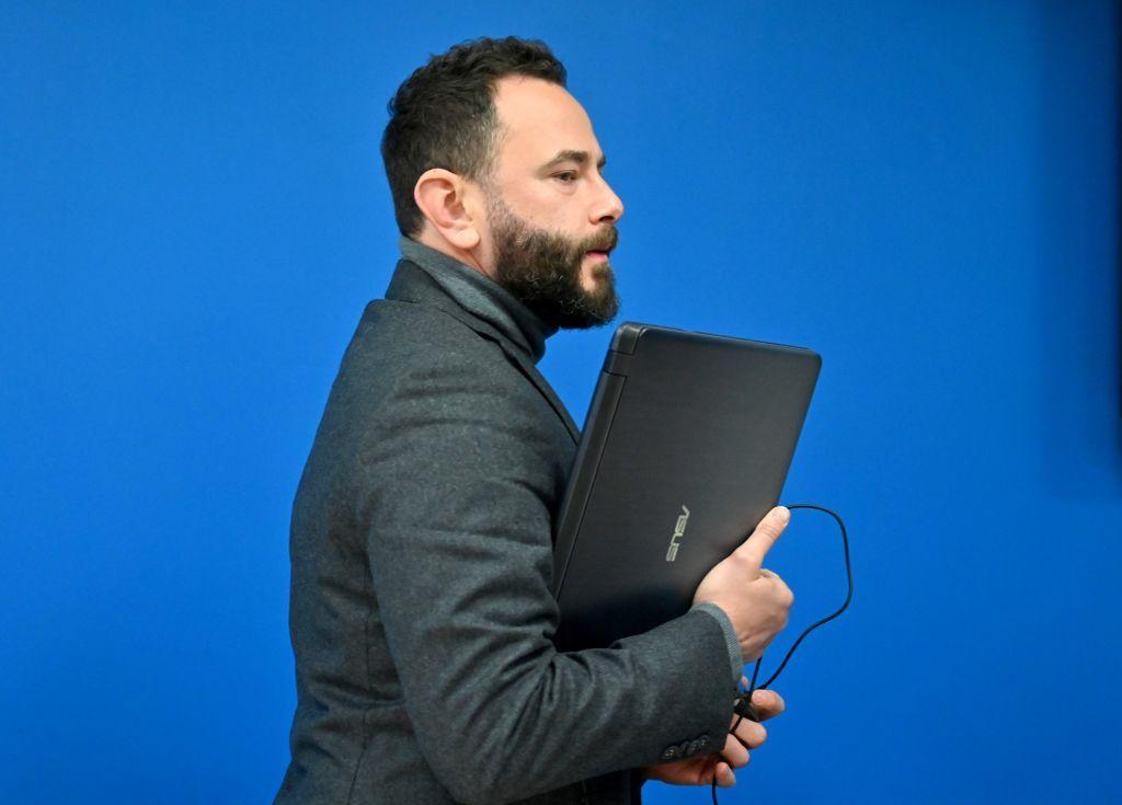 MP investigated for vacation during wartime declared suspect of document forgery