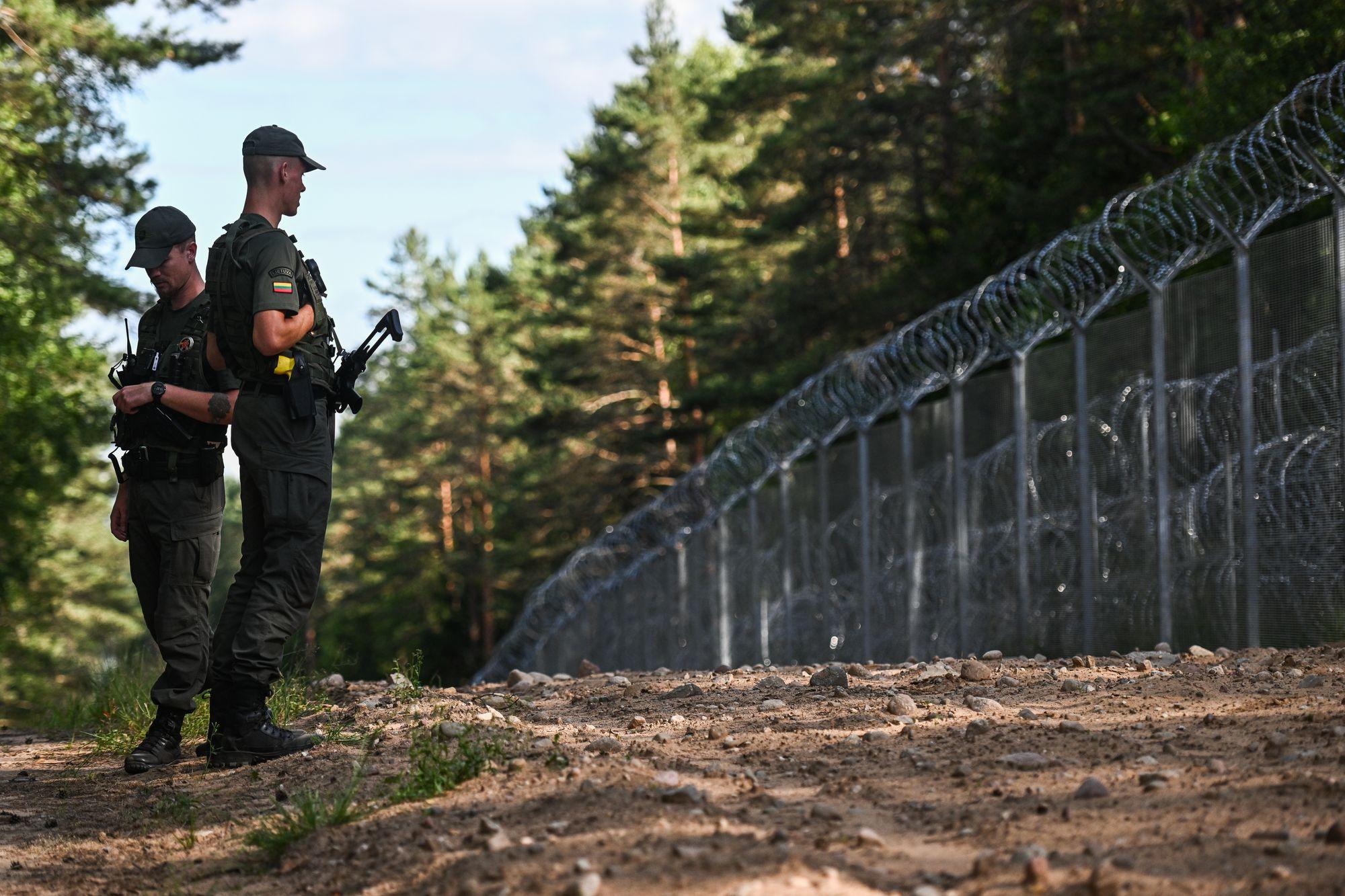 Russian officer flees to Lithuania, asks for asylum