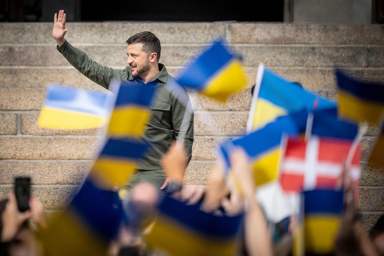 Zelensky thanks Denmark over F-16 fighter jets pledge during visit