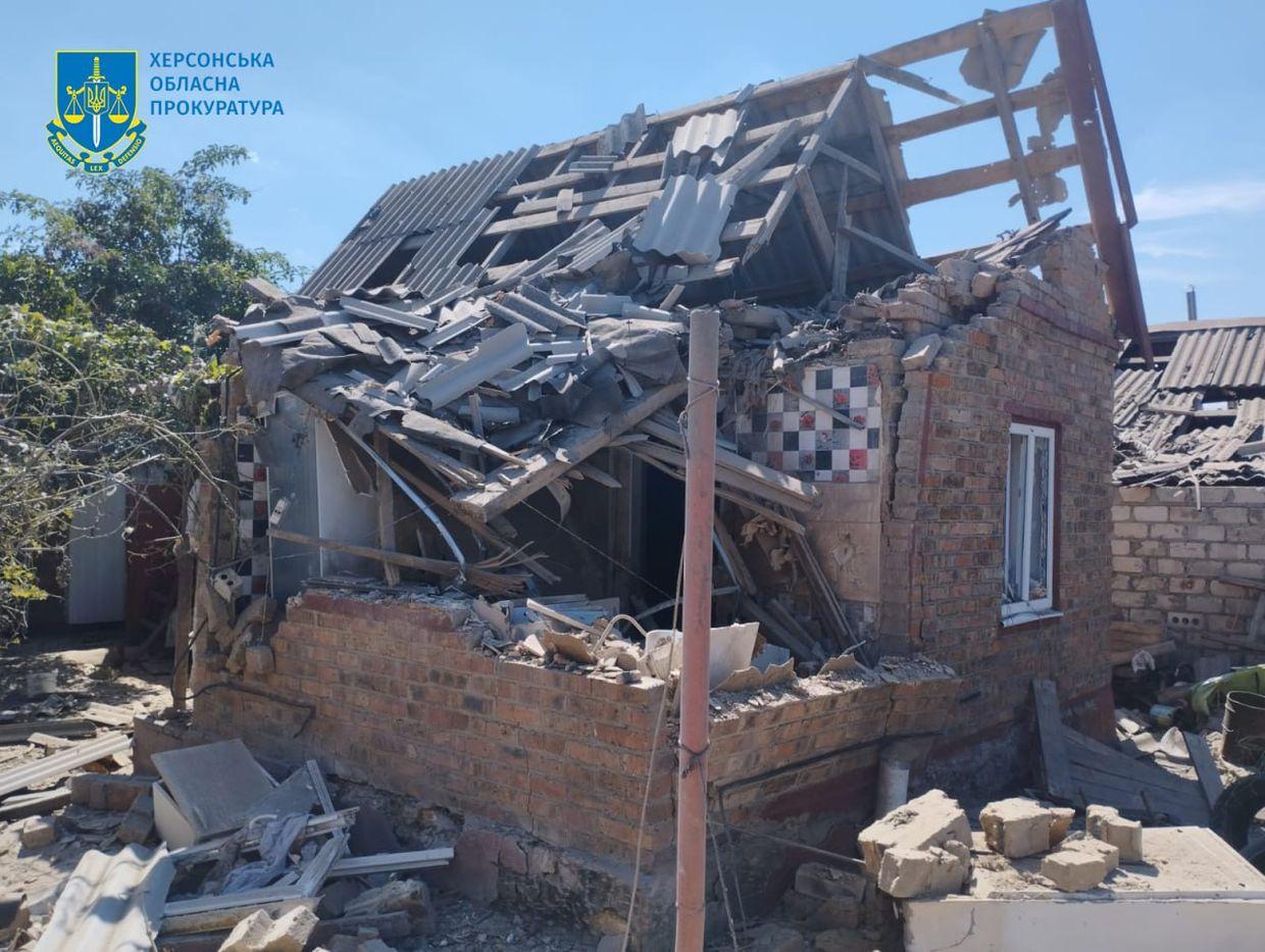 Russian shelling injures woman in Kherson