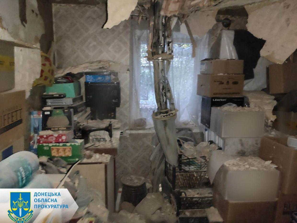 Russian strike kills 1, injures 3 in Toretsk, Donetsk Oblast