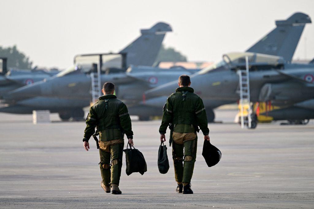 Zelensky: France to train Ukrainian pilots on fighter jets