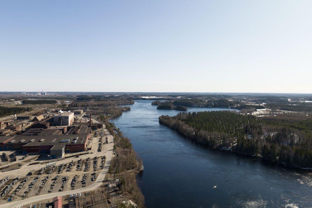 Media: Russia investing in military bases along Finnish border