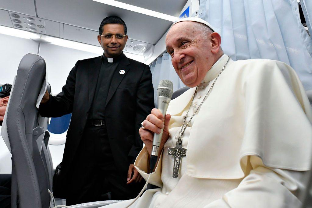 Pope tells countries not to 'play games' with Ukraine on military aid