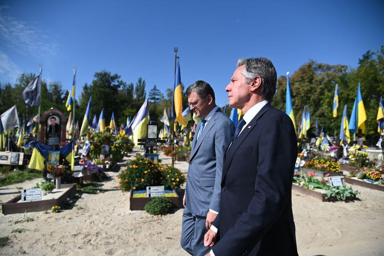 Ukraine war latest: Blinken announces $1 billion in new military aid during visit to Kyiv